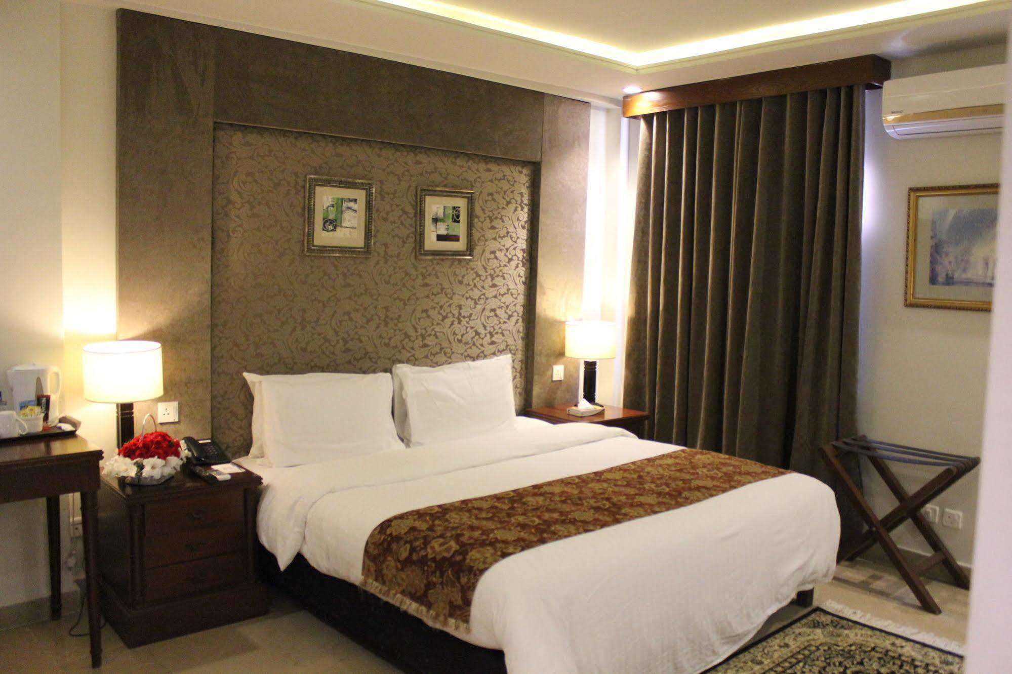Hotel One Super, Islamabad Exterior foto